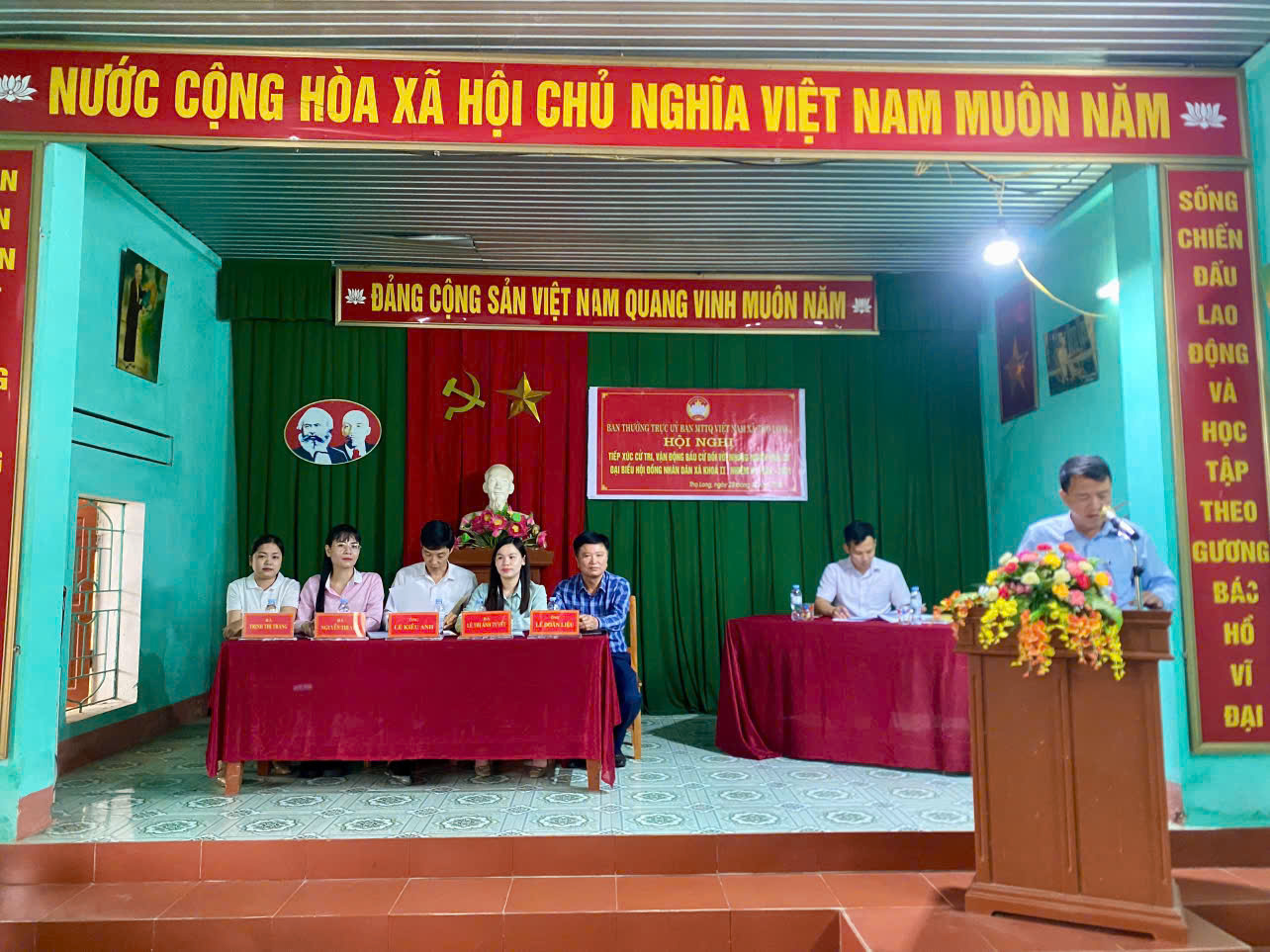 Anh-tin-bai